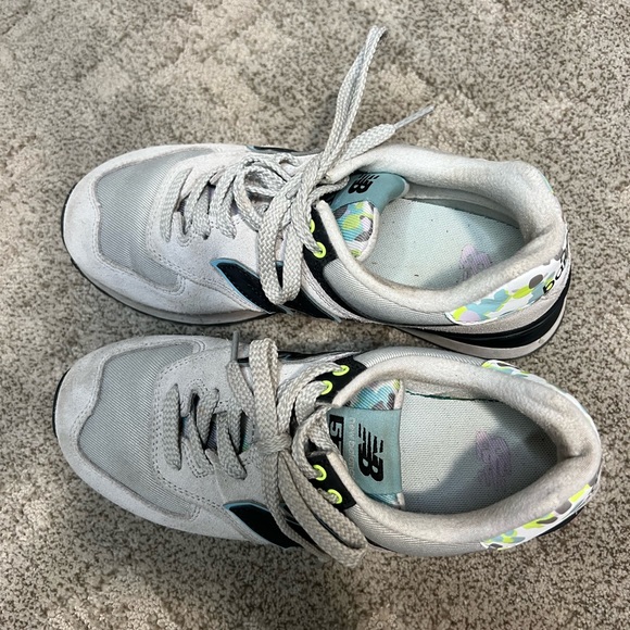 New Balance 574 V2 Floral/Camo in rain cloud blue Women’s sneakers-size 7.5 - Picture 6 of 8